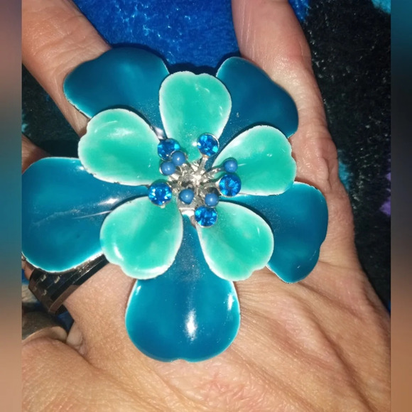 Vintage Blue Enamel and Rhinestone Adjustable Lotus Flower Ring - Picture 4 of 4